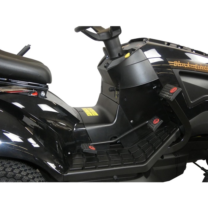 black edition® pro 226 102 twin h rasentraktor 8.jpg black edition® pro 226 102 twin h rasentraktor 8.jpg